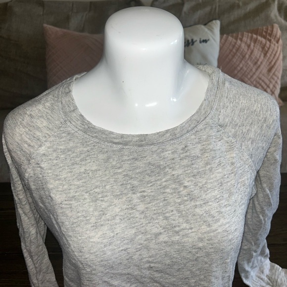 😍Cotton On Gray Women's sweatshirt size xs - Picture 2 of 5